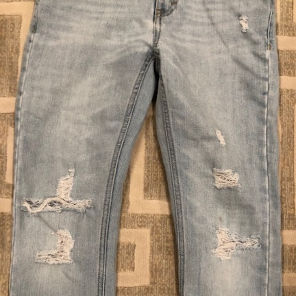 Levi's Girls Boyfriend Light Wash Jeans - Picture 3 of 5